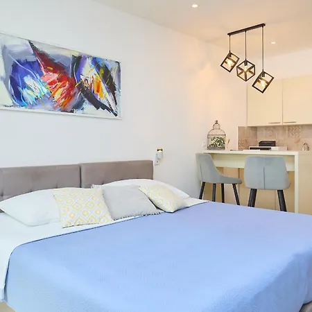 Hedera Estate Hedera 3 Апартаменты *